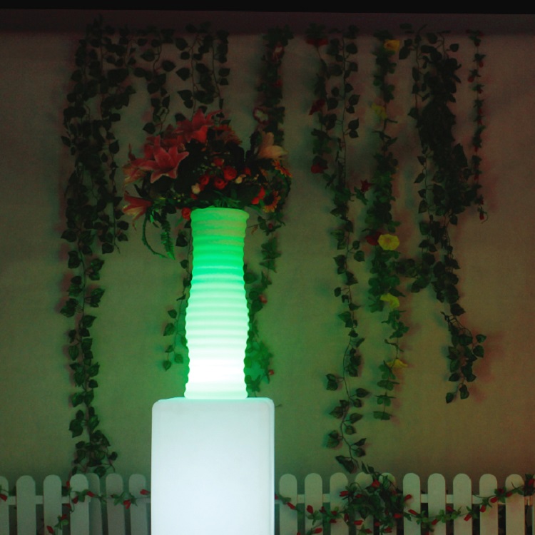 Illuminated LED Garden Flower Pot for Outdoor Party Decoration