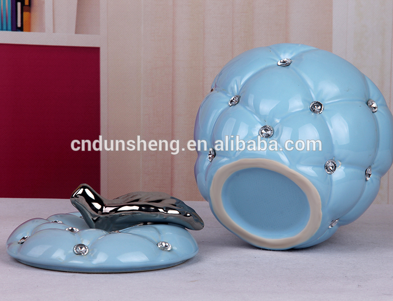 modern porcelain ceramic apple decoration jar wholesale