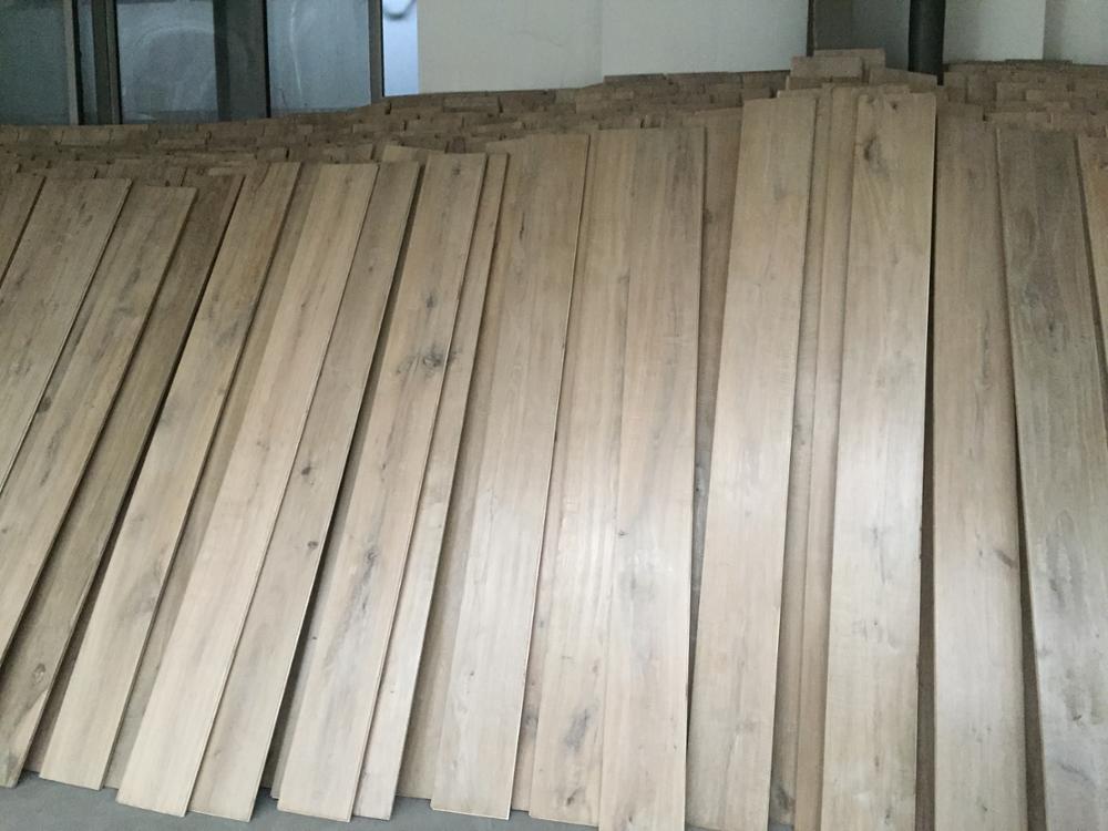 Hand Aging Smoked Multi-layer European Engineered Wood Floor One Strip