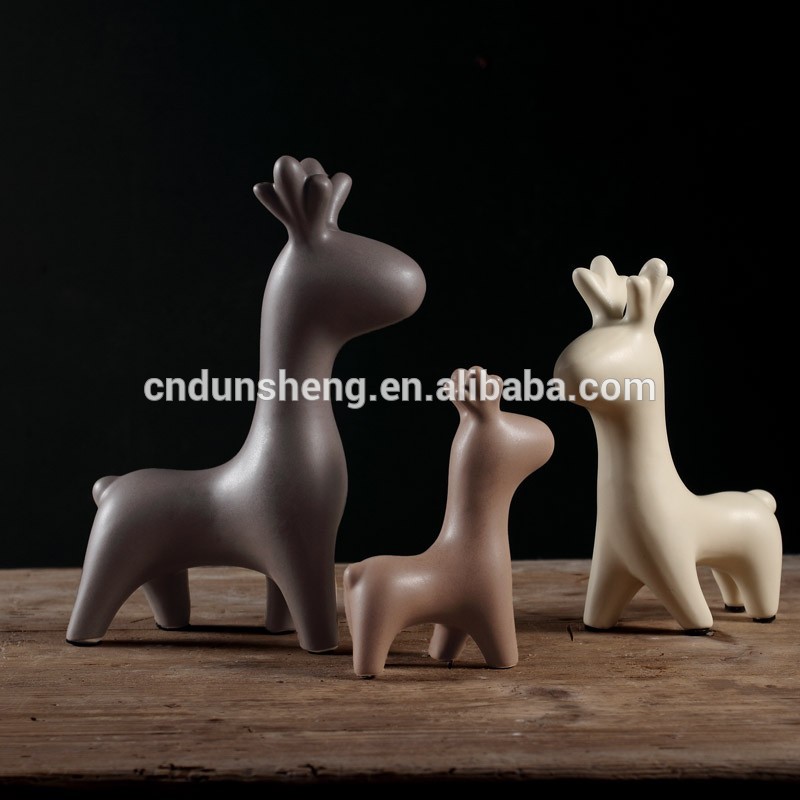 Wholesale ceramic unpainted giraffe figurine , matt,set of 3