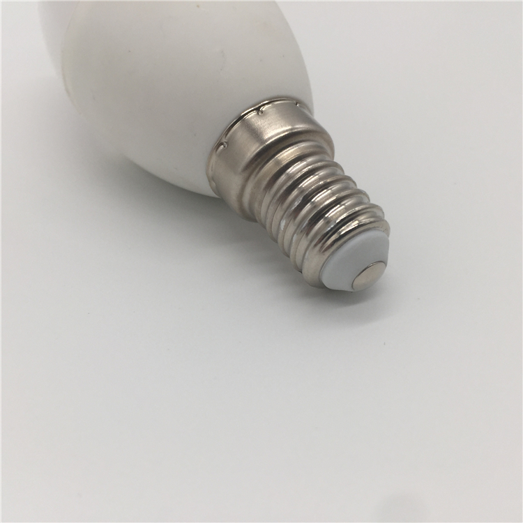 SMD 2835 LED Bulb C35 5W Plastic And Aluminum LED Candle Light 450LM