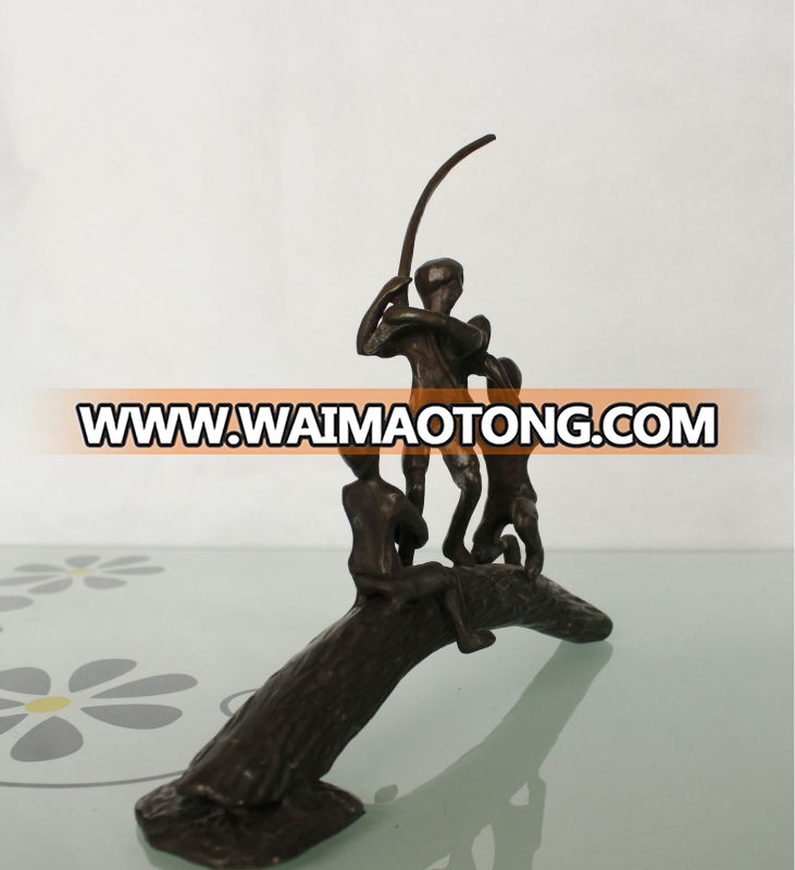 Children's fishing wrought iron ornaments cast iron bronze sculpture for home decoration