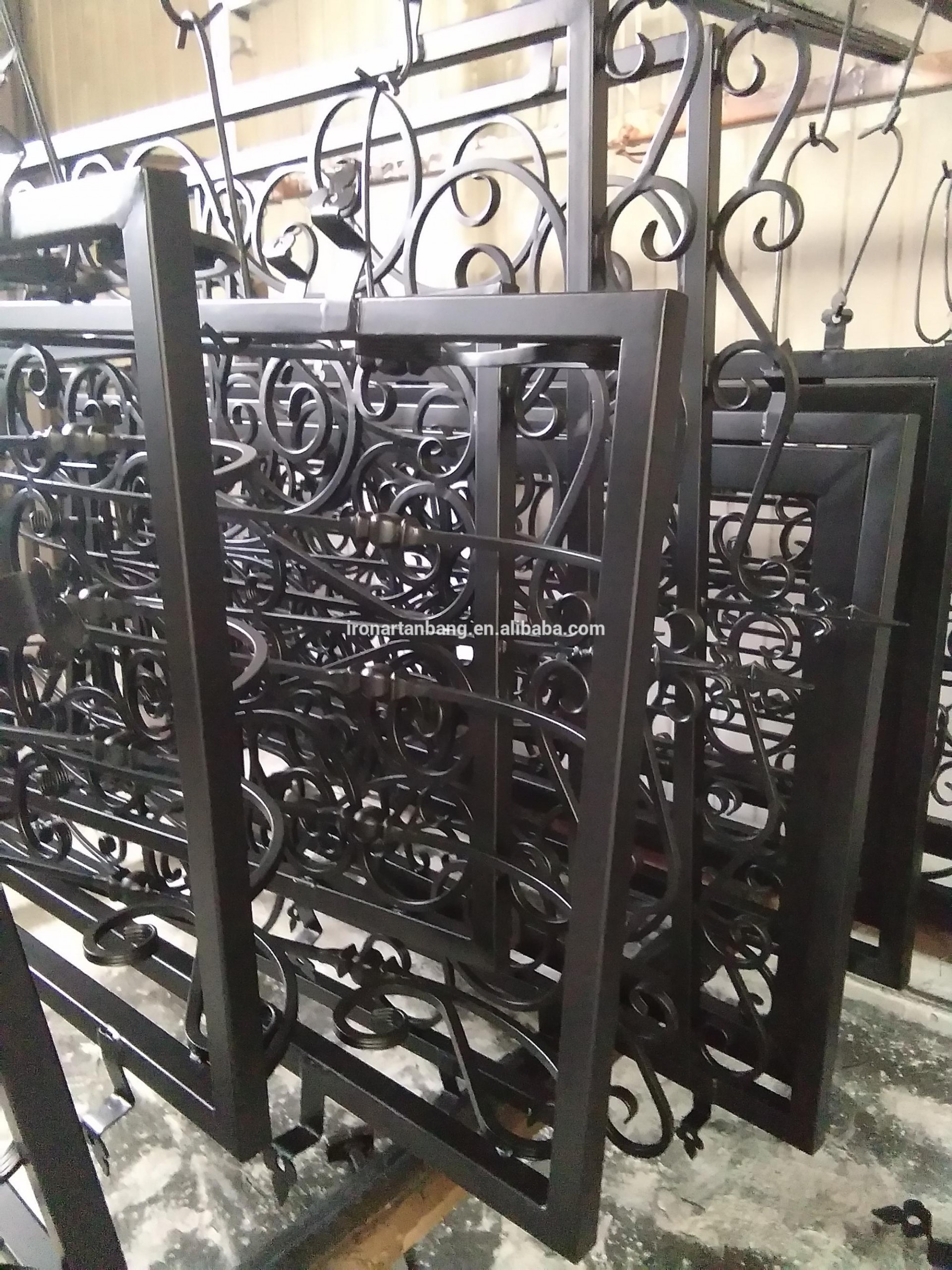 Hot new products for 2018 wrought iron villa gate designs