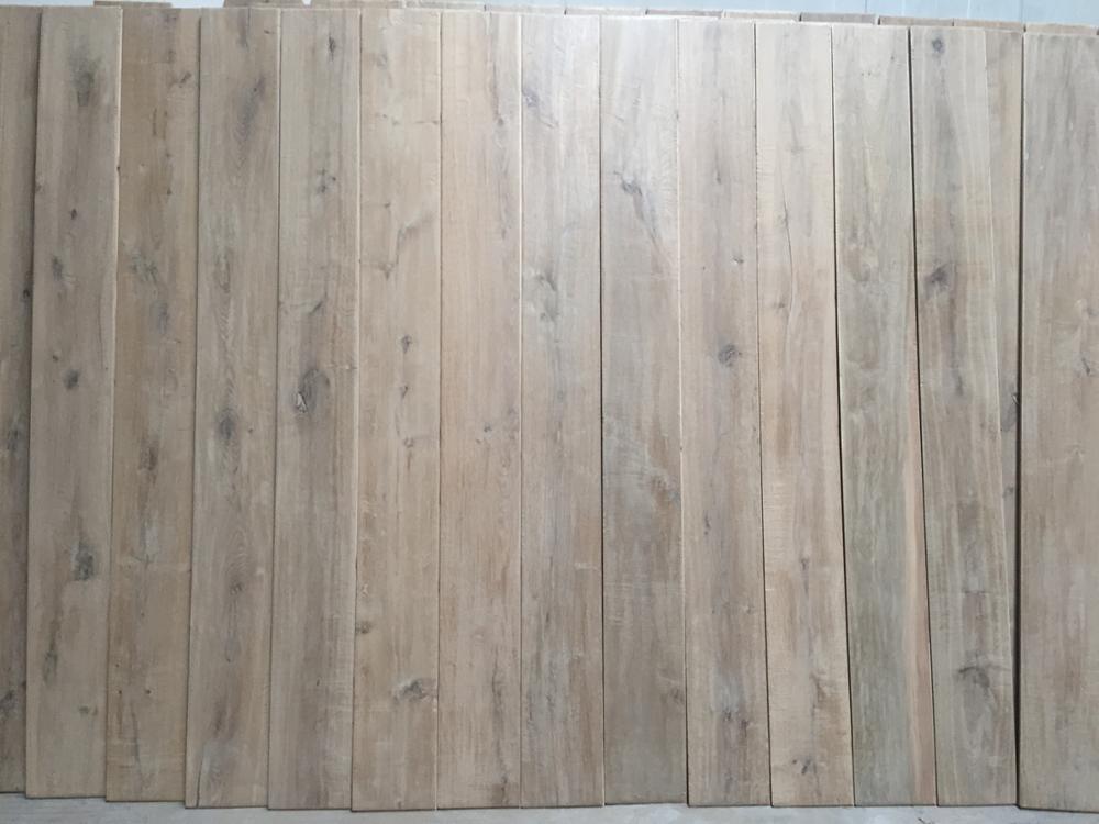 Hand Aging Smoked Multi-layer European Engineered Wood Floor One Strip