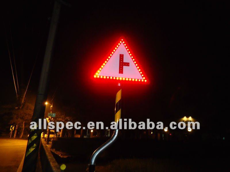 solar traffic sign solar warning light solar power LED warning sign triangle warning sign