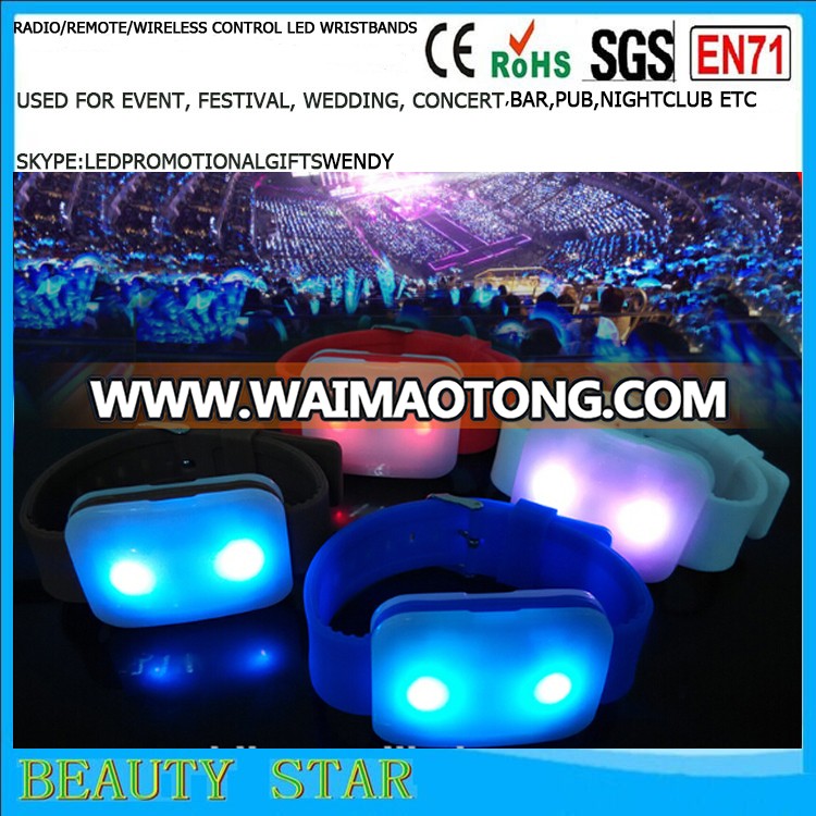 Hot selling led bangles,Party led flashing bangles silicone adjustable size Light up bangles bracelets factory