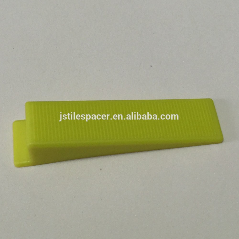 Tile lippage leveling spacer clips