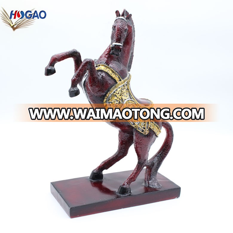 2019 China wholesale handmade  resin horse statue for home decoration