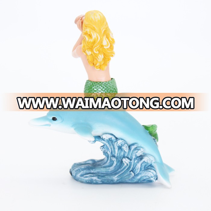 2019 Decorative miniature resin mermaid figurines blowing conch