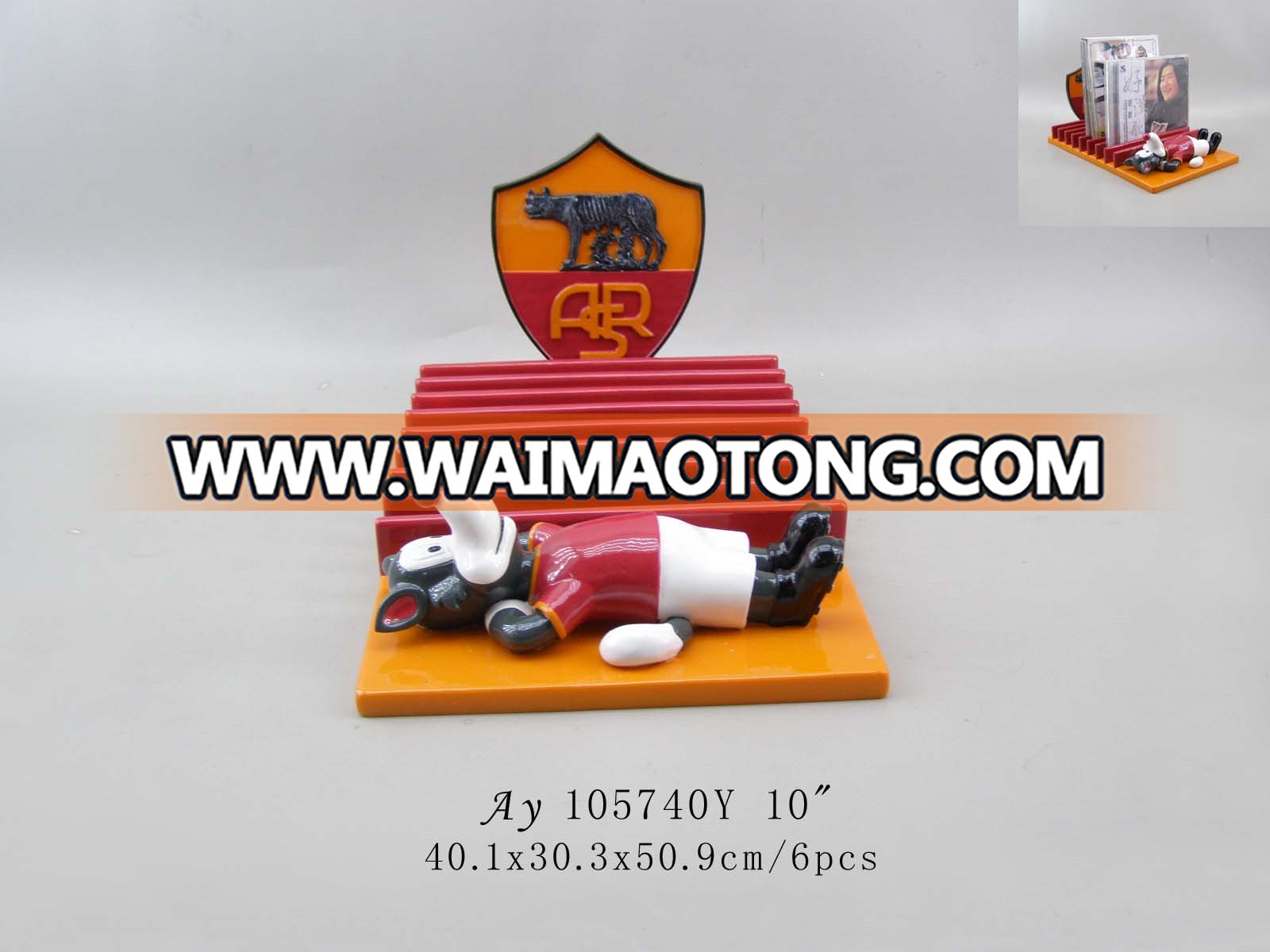 Resin pen holder of football sport souvenir