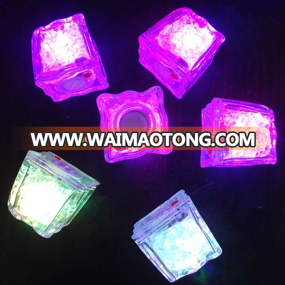 Wholesale flashing plastic led ice cubes, LED glow ice cube