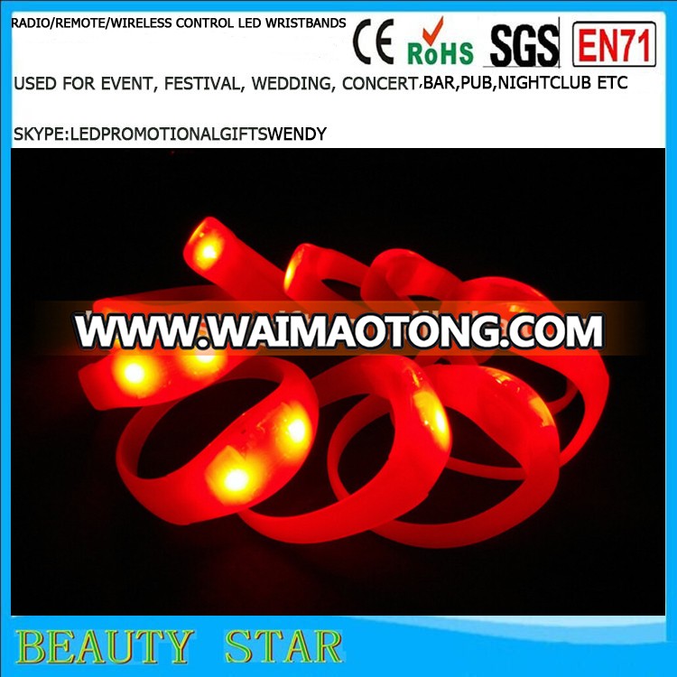 Hot selling led bangles,Party led flashing bangles silicone adjustable size Light up bangles bracelets factory