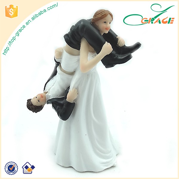 resin wedding gifts funny wedding cake topper wrestling couple funny wedding