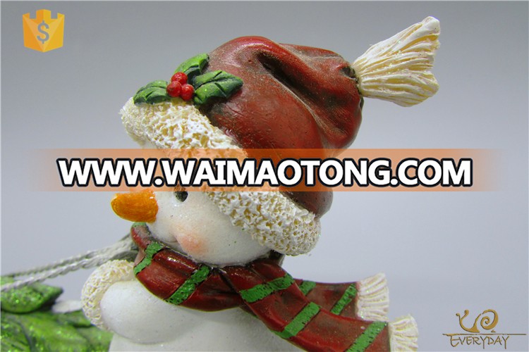 China Suppliers Holiday Custom Christmas Gift Decorative wholesale resin statues Product