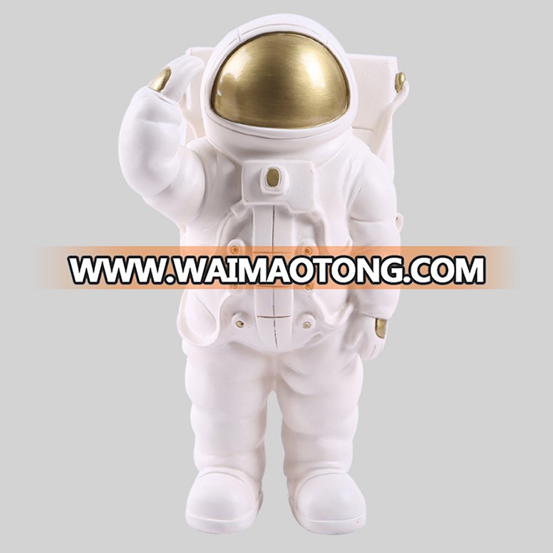 2019 New design resin spaceman astronaut statue home accessories decoration