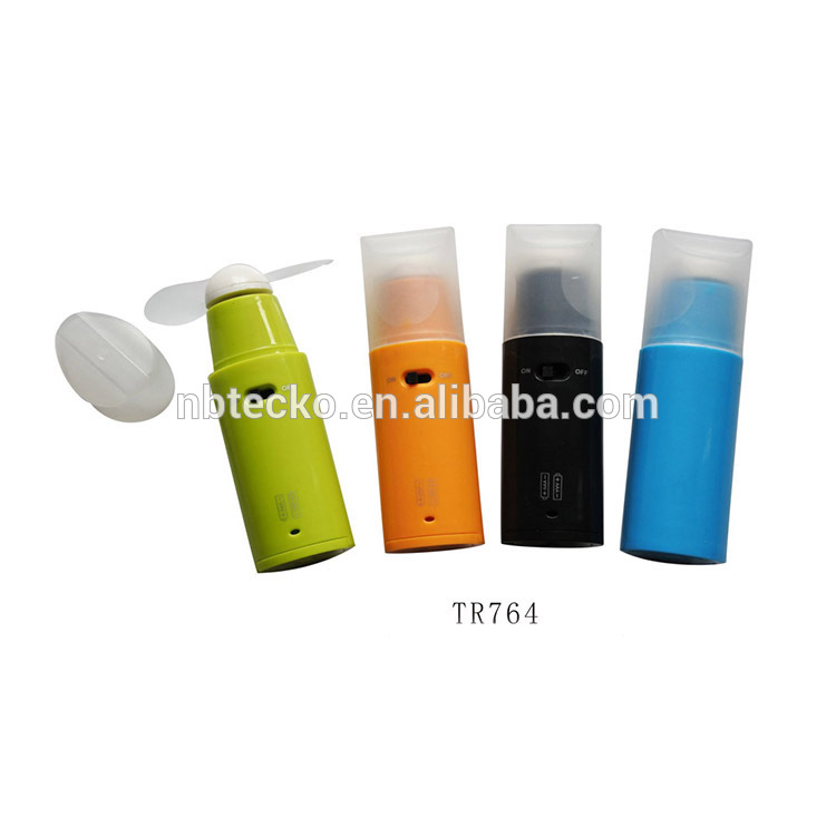 Plastic battery power travel handheld mini fan with lid