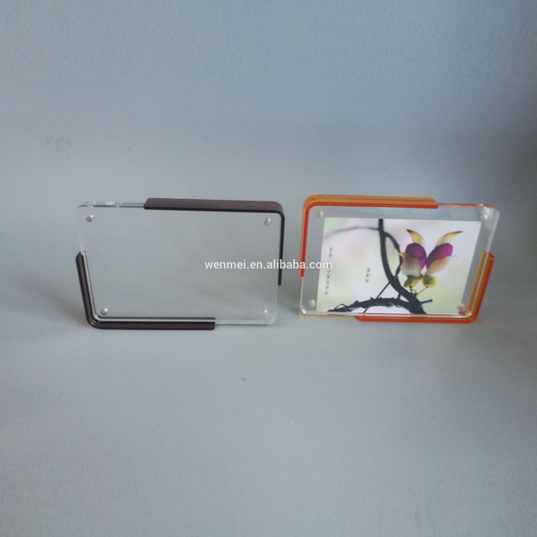 Clear magnetic acrylic cube photo frame