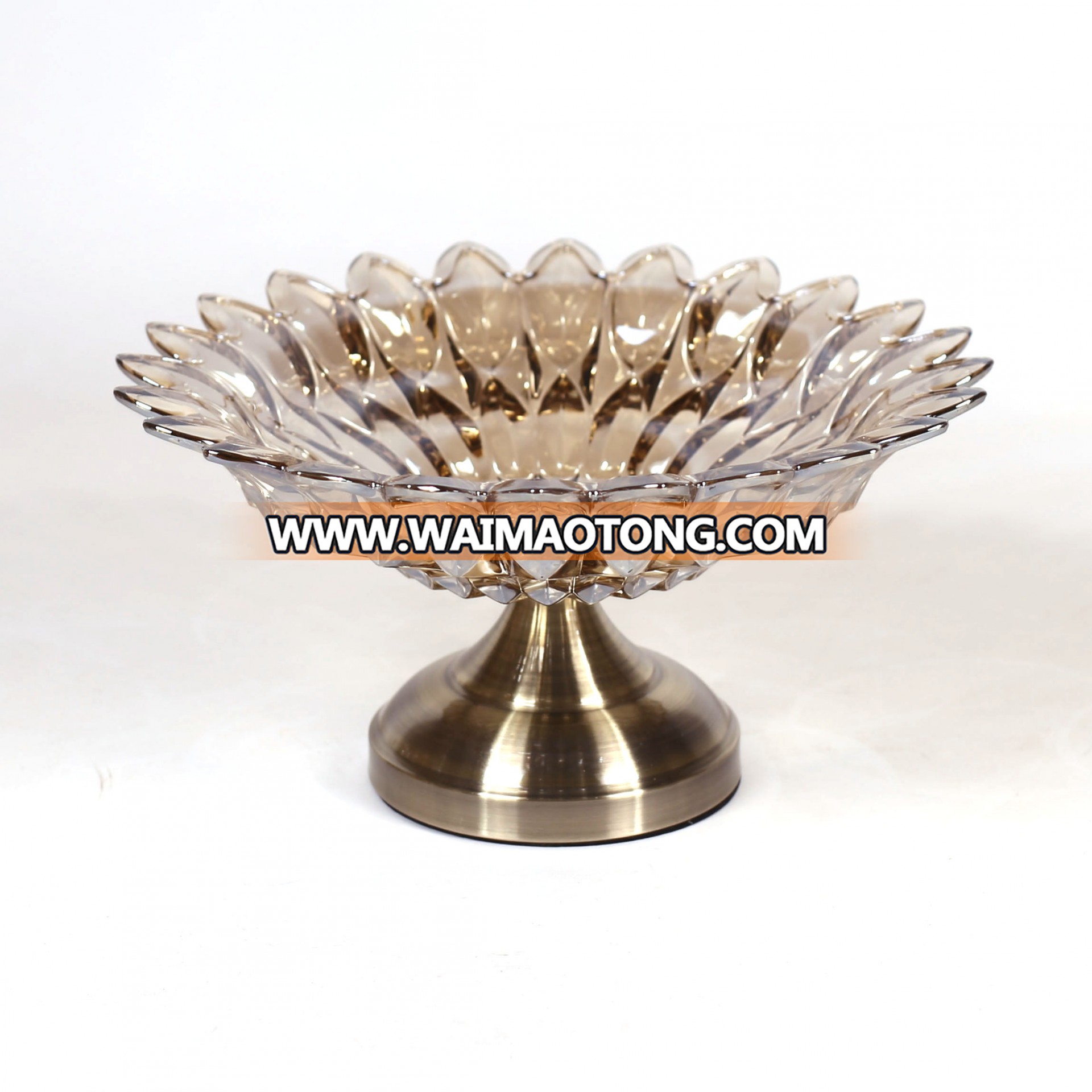 NO P020 modern simple Metal Base Delicate petals fruit plate of factory sale