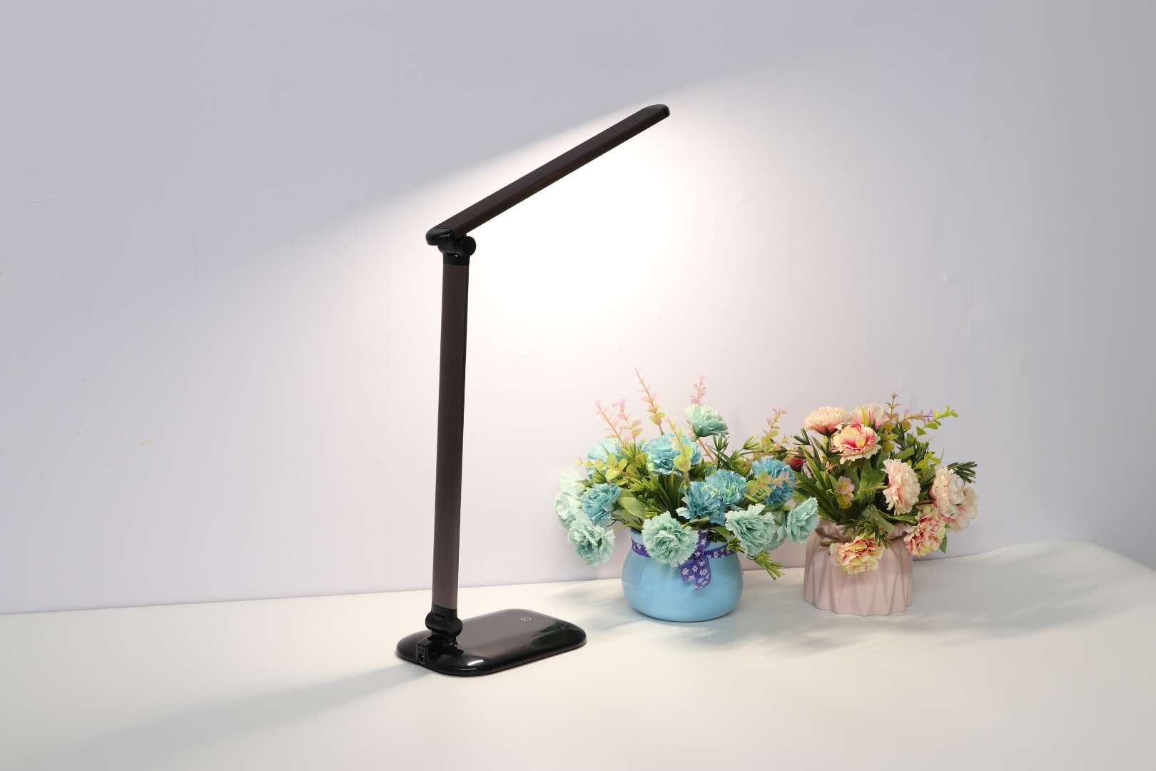 Eye-care Dimmable LED Desk Lamp,8 Brightness Levels Touch Ssensitive 5000K Led Table Lamp