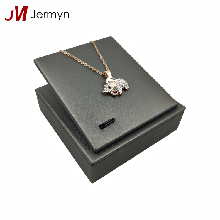 Customized Fashion Jewellery Showcase Luxury Black MDF PU Leather Jewelry Display Set