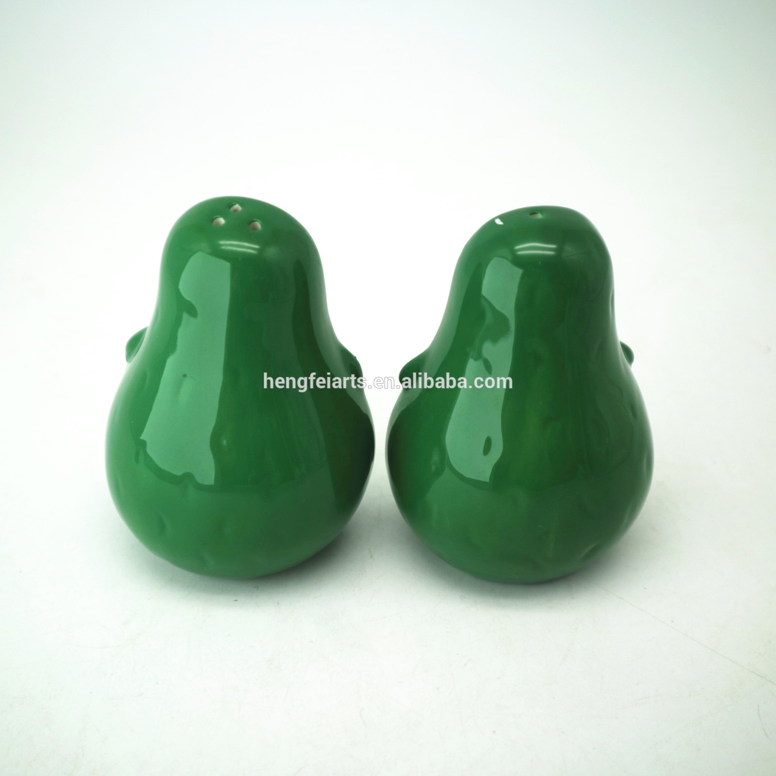 Ceramic green avocado shape lovely salt & pepper shaker