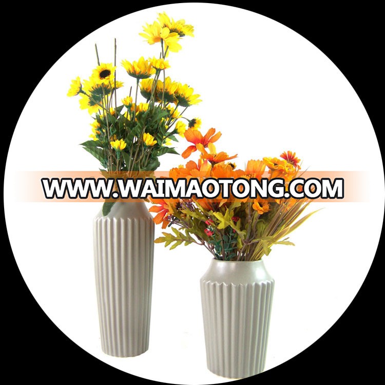 Porcelain vase cheap home decoration use custom ceramic flower vase with different design