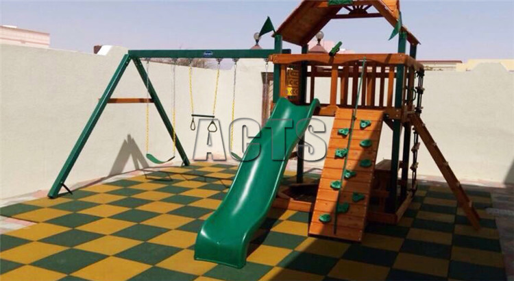 Yellow Free Sample Outdoor Kindergarten Rubber Floor Tile