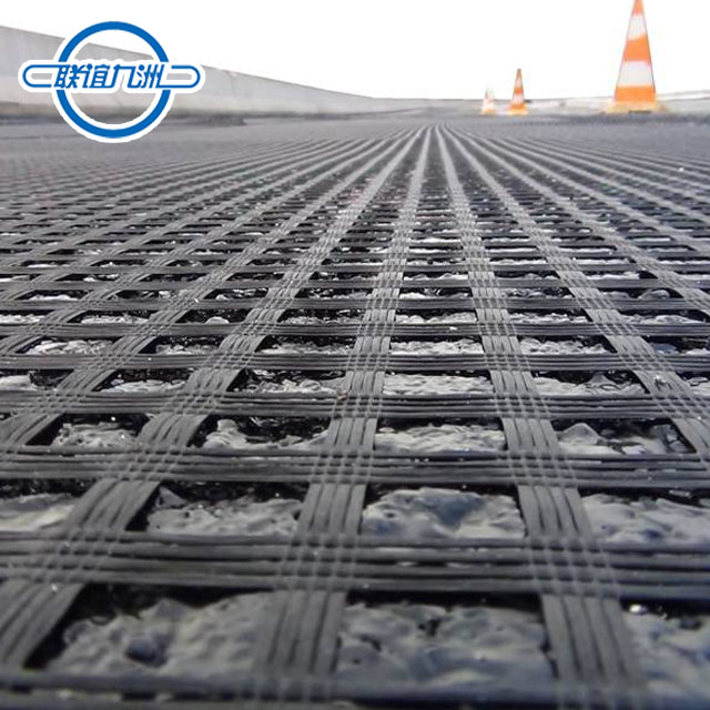 China Best Selling polyester geogrid For retaining wall