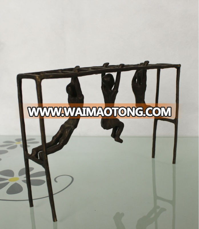 home decorative bronze sculpture for home decoration Climb the rungs figurines