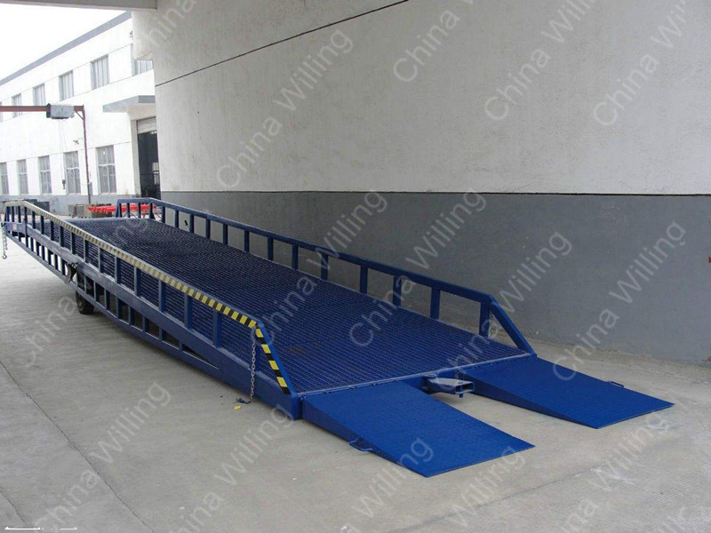 CE and ISO portable truck loading mobile hydraulic container dock ramp