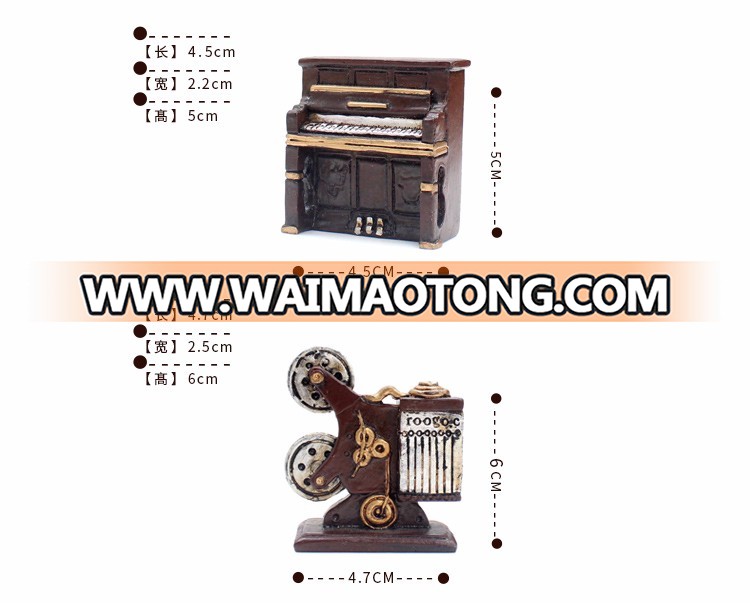 Roogo resin old piano statue for European style