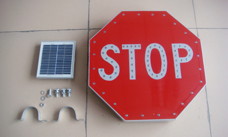 3M diamond degree solar powered stop sign