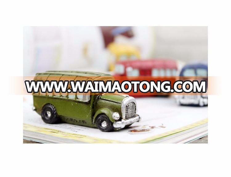 Roogo resin mini color bus statues home decoration