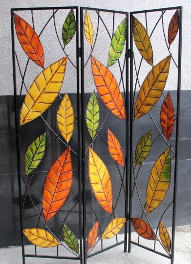 Lifelike leaves decorative folding wrought iron screen