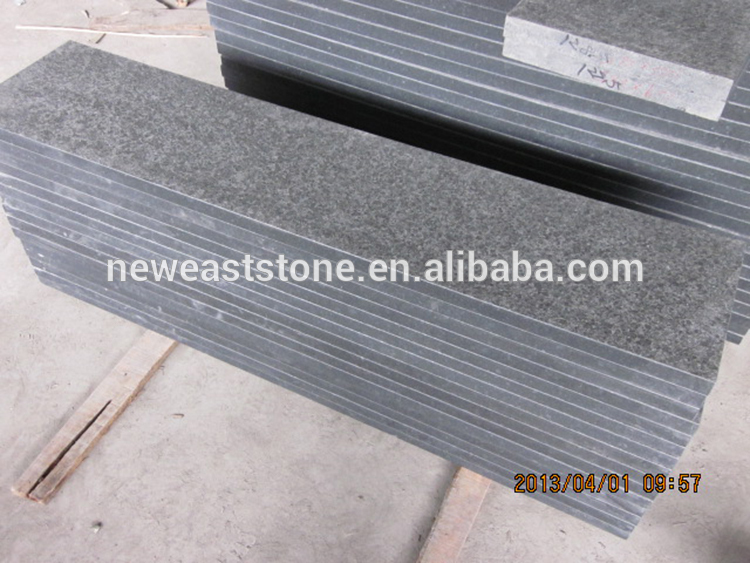 Chinese suppliers stepping stone marble and granite Black old granite steps in factory