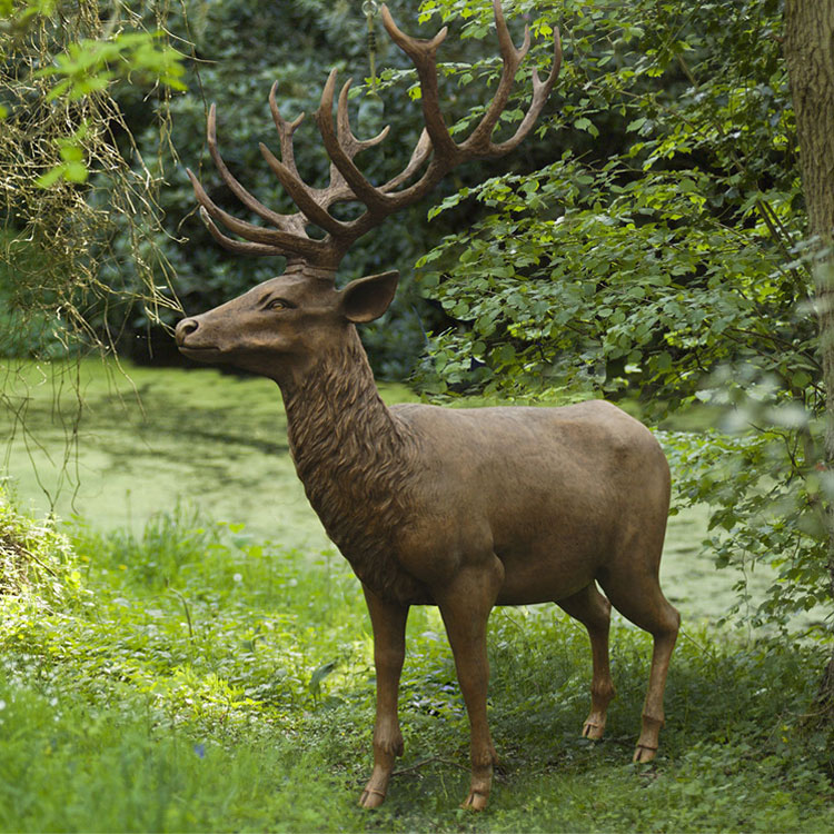 Garden Decoration Life Size Resin Fiberglass Reindeer Statue