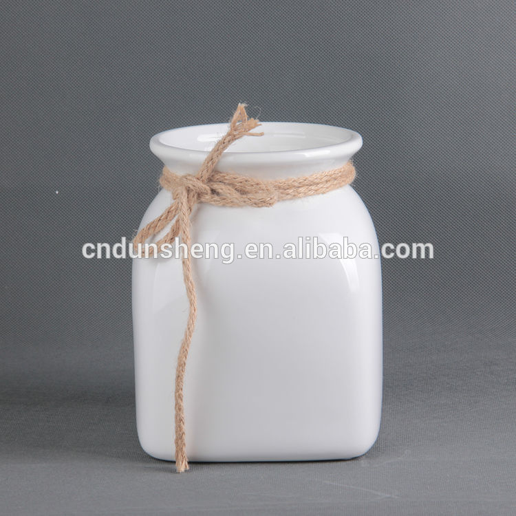 wholesale 3-pieces set white porcelain milk jug vase with rope for desktop centerpieces