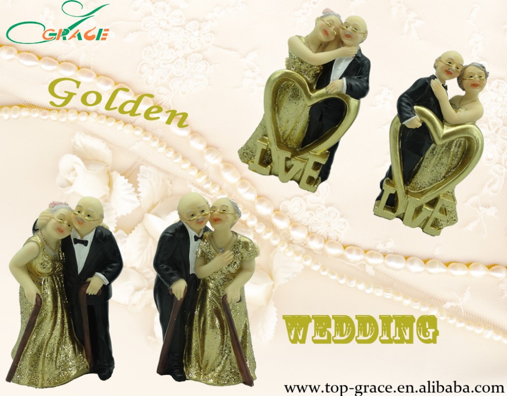 Resin decorative love old couple figurine for wedding souvenirs