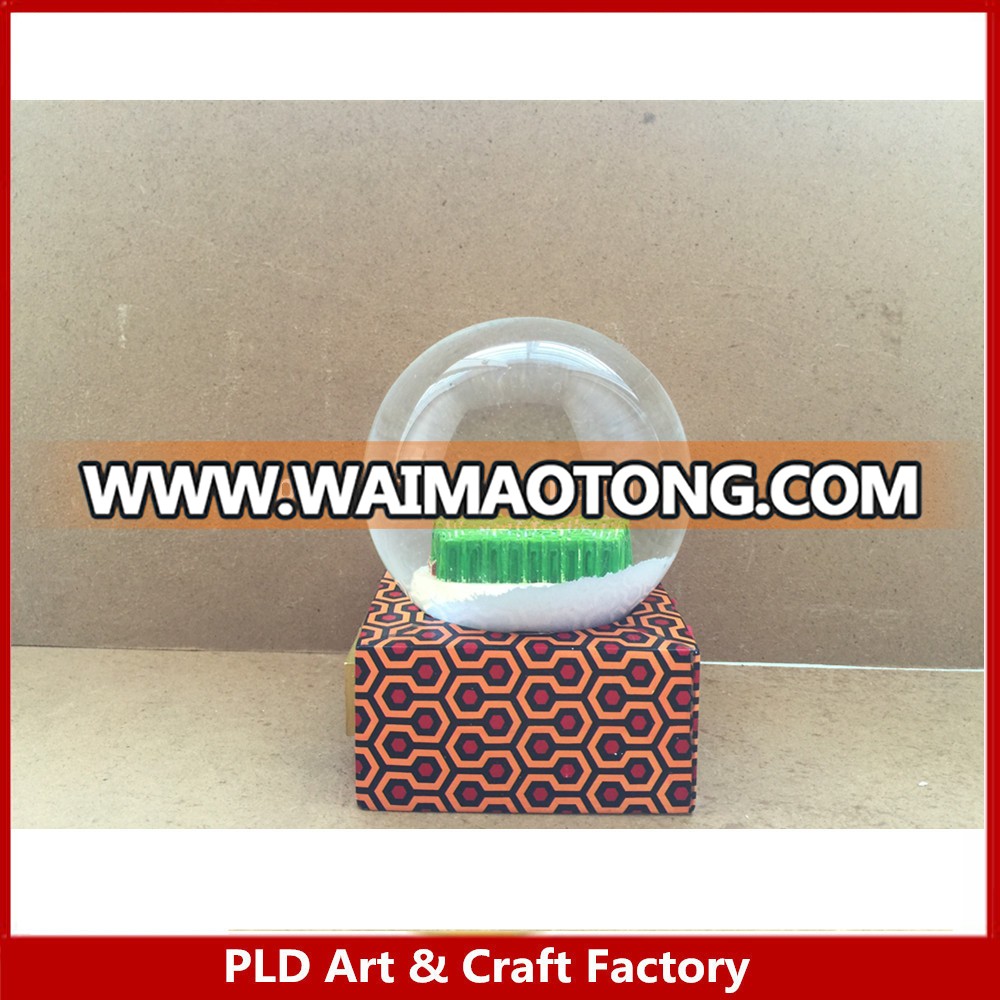 High quality resin customized snow globe,water globe