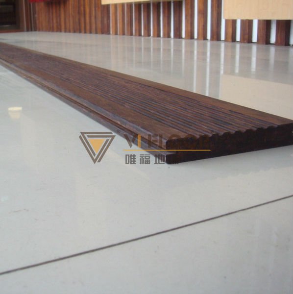 Strand woven carbonised bamboo out-door decks