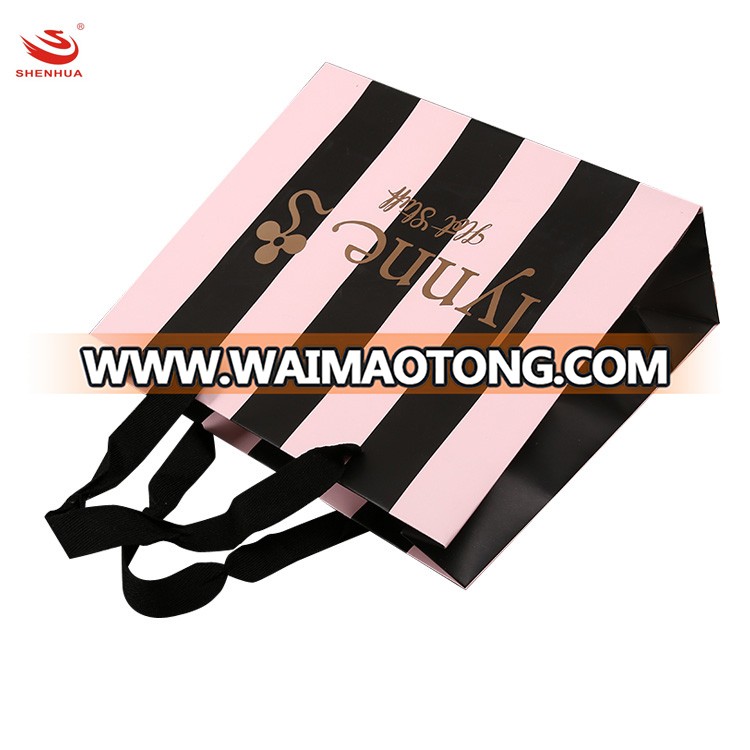 Luxury Matt Lamination Customized Paper Gift Shopping Bag With Handles