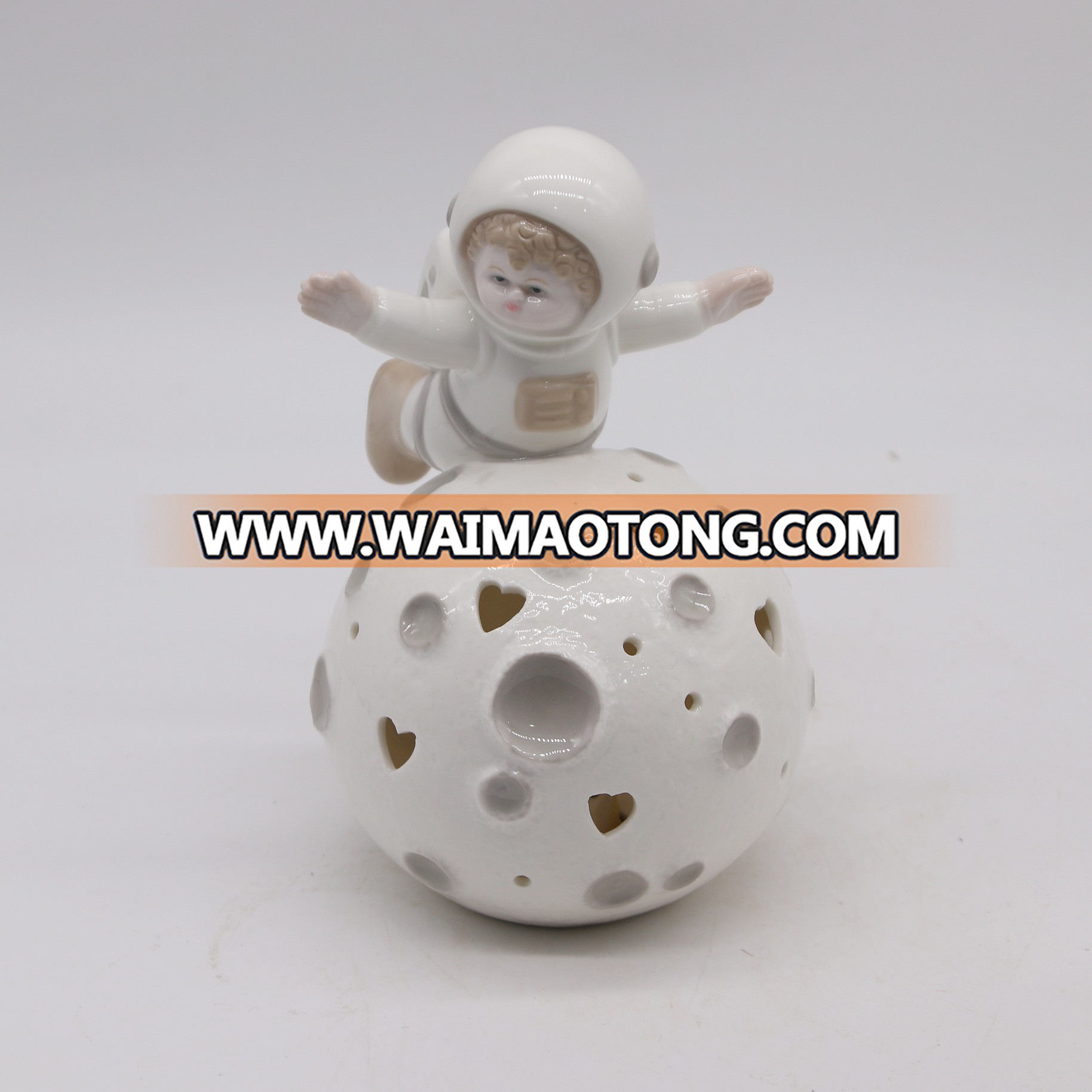 Home decoration handpainted small porcelain baby figurines