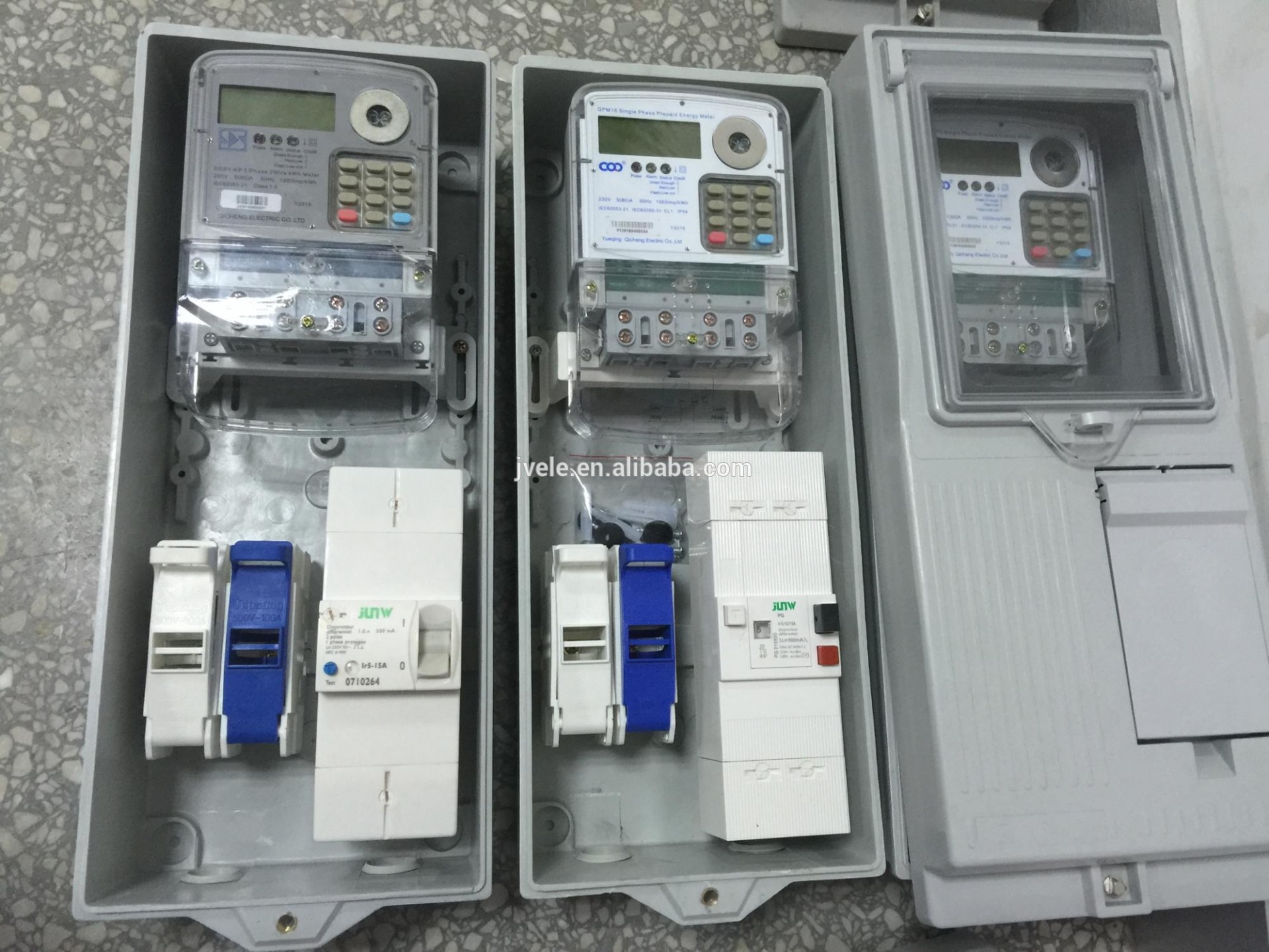 To supply single phase and Three phase prepaid energy meter box /cabinet