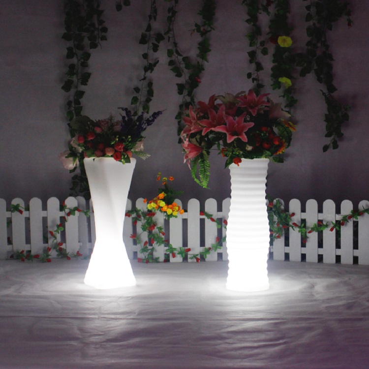 Illuminated LED Garden Flower Pot for Outdoor Party Decoration