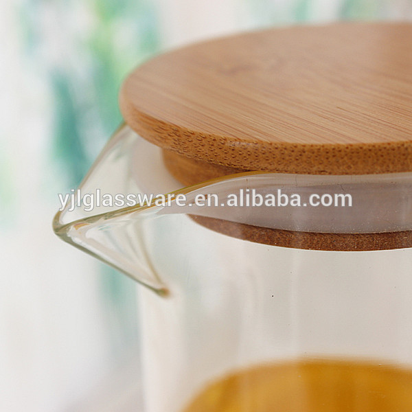 2018 hot selling heat resistant glass decanter water with bamboo lid