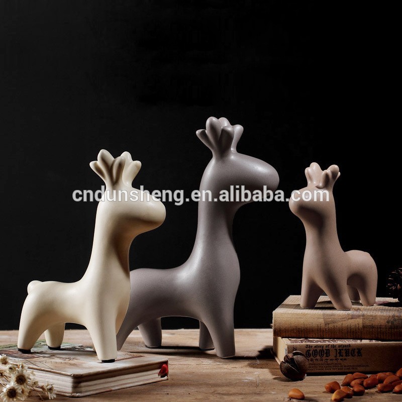 Wholesale ceramic unpainted giraffe figurine , matt,set of 3