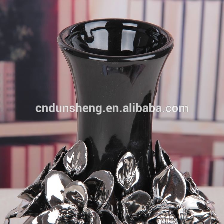 Round with small mouth ceramic electroplated vase wholesale/Plating silver vase with twist shape