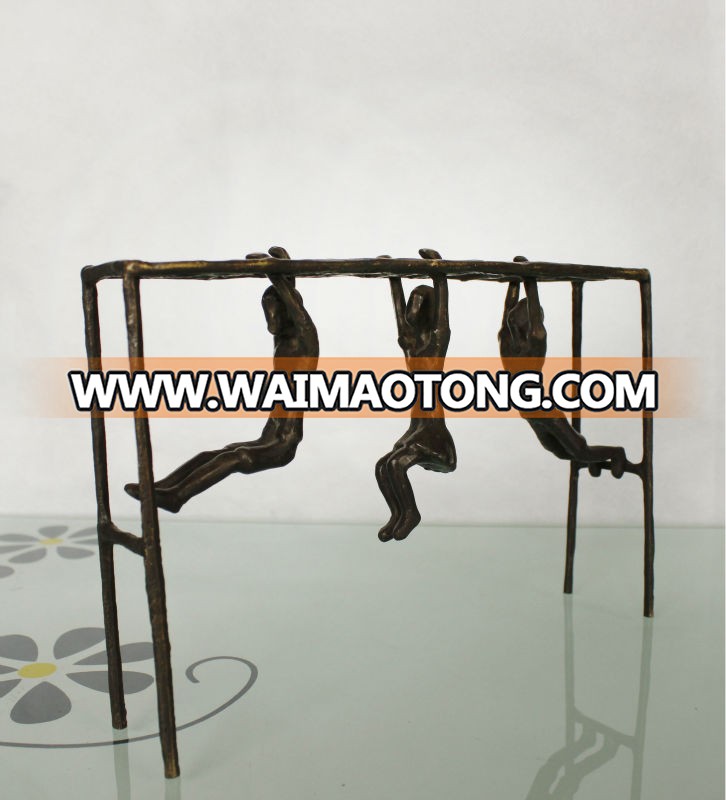 home decorative bronze sculpture for home decoration Climb the rungs figurines