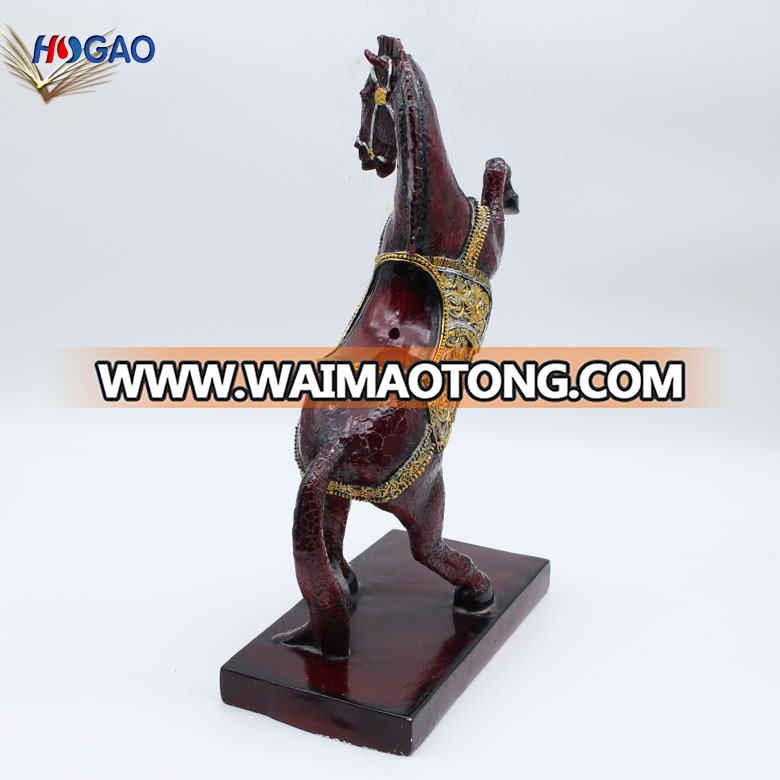 2019 China wholesale handmade  resin horse statue for home decoration