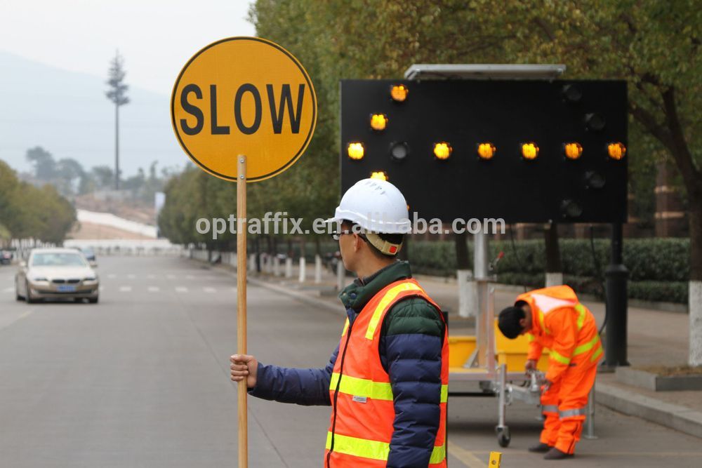 Work Zone Flash Directional Warning Light Solar Panel Traffic Safety Arrow Sign Boards Trailer